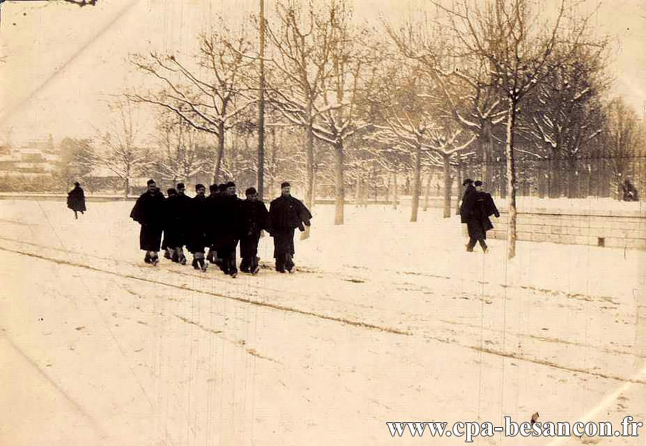 BESANÇON - L'avenue de Canot par temps de neige - v. 1902